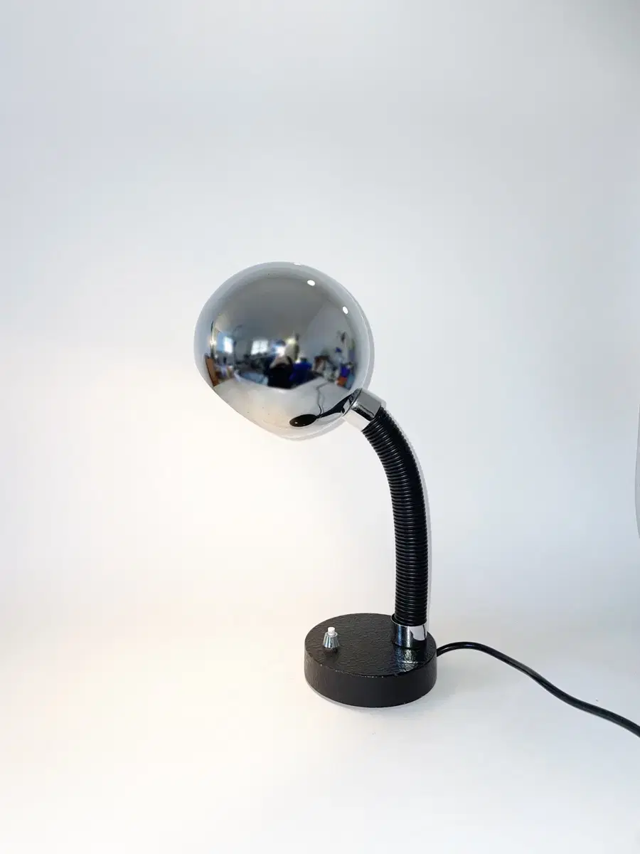 087 / Hillebrand Desk Lamp 데스크 램프