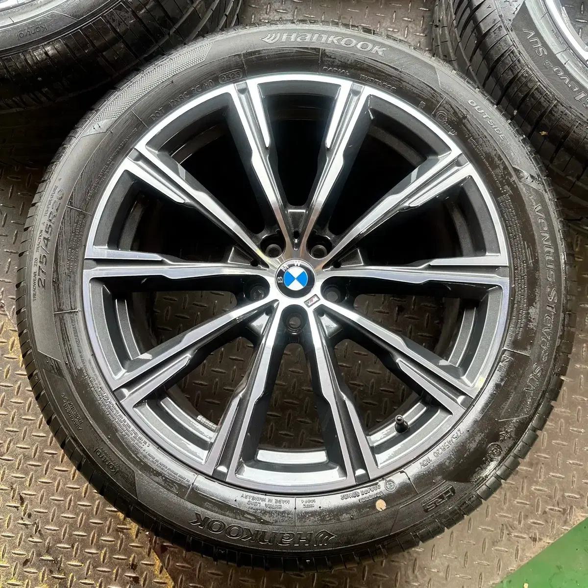 [임판]20인치BMW G05 X5 740M 정품 휠타이어