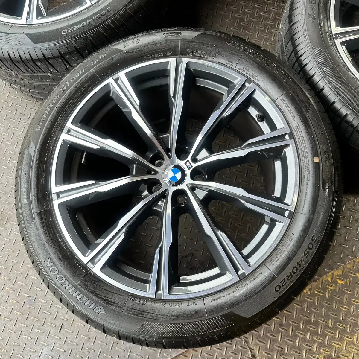 [임판]20인치BMW G05 X5 740M 정품 휠타이어