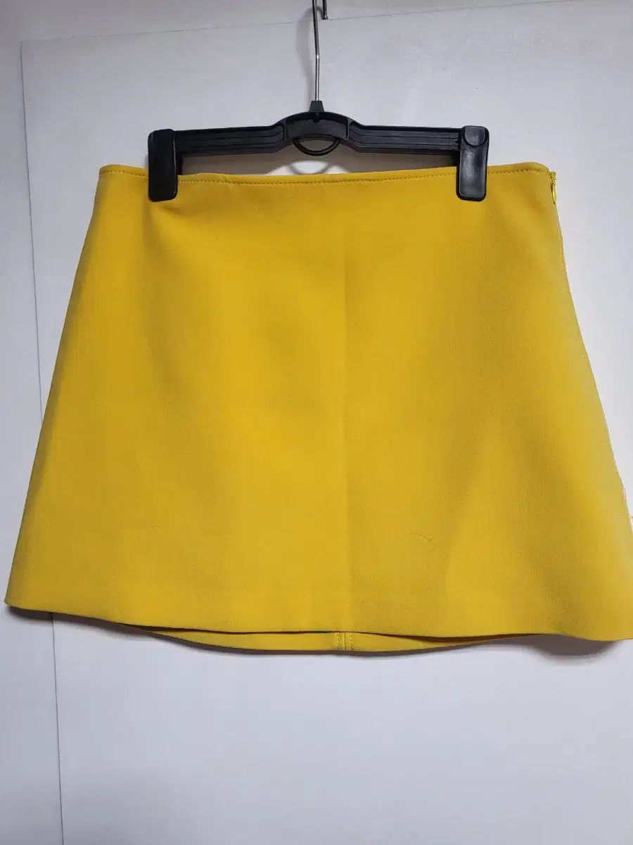 Zara mini skirt