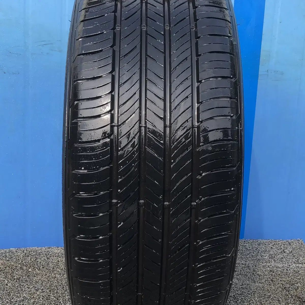 중고 타이어 245/50R20 금호 타이어 크루젠 HP71 팝니다.