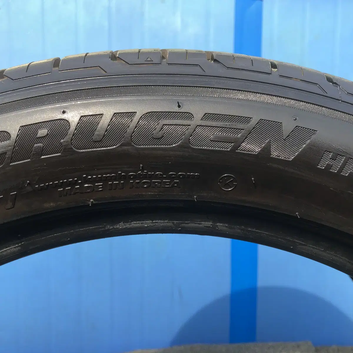 중고 타이어 245/50R20 금호 타이어 크루젠 HP71 팝니다.