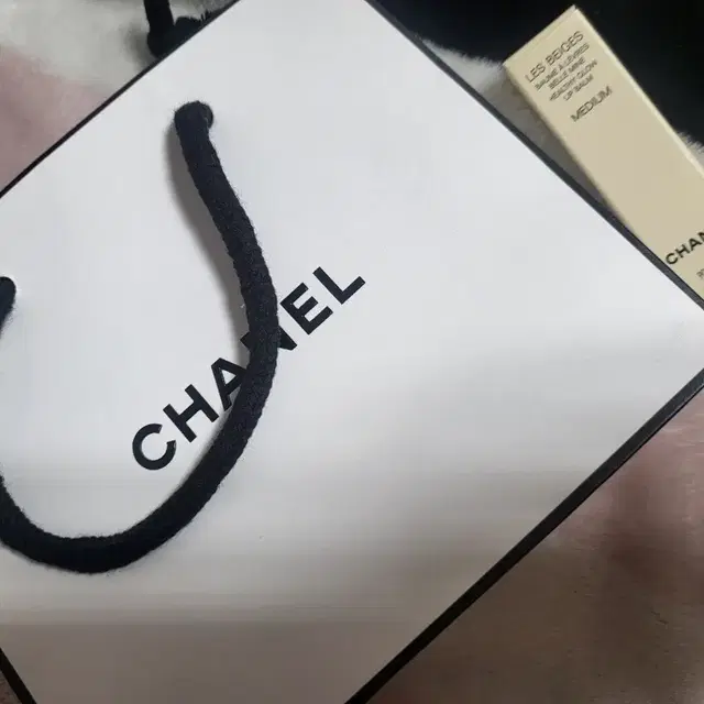 Chanel 샤넬 레베쥬 립밤 (미개봉 새제품)