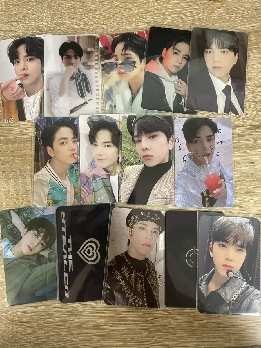 The Boyz younghoon Bulk 14 photocards