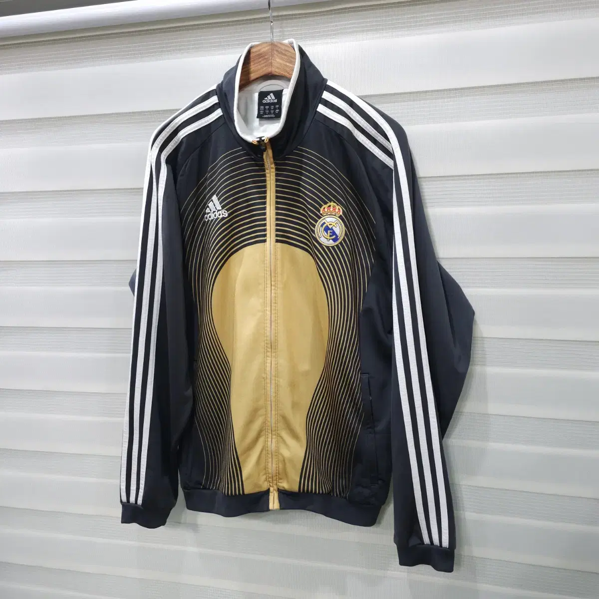 adidas Real Madrid Vintage Zip Up Jersey - M