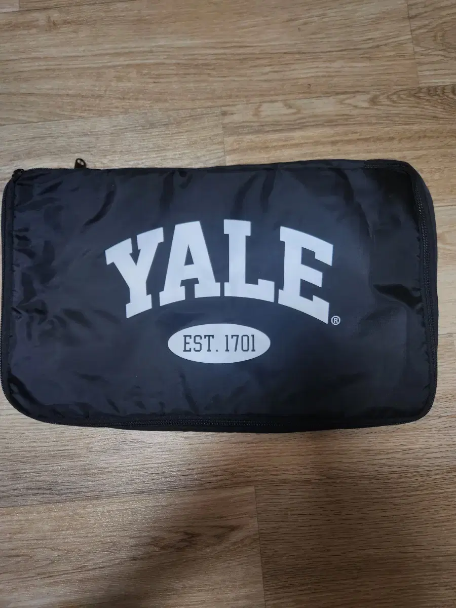 Yale laptop storage clutch? Sell?