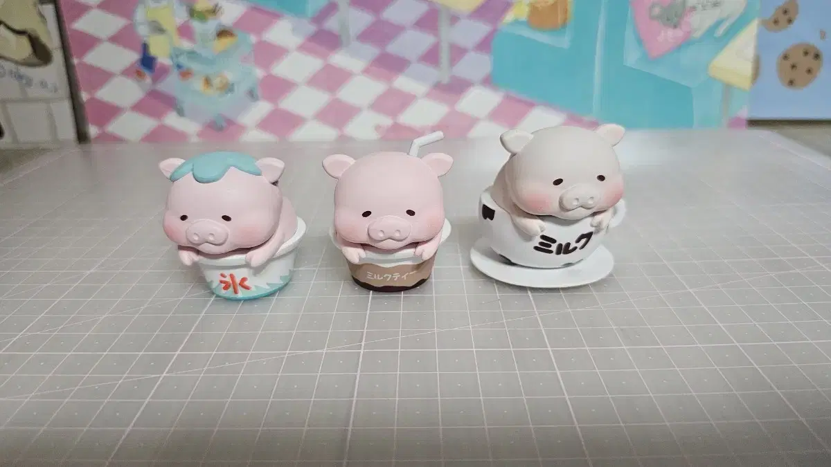 Lew the Pig Figurine Set