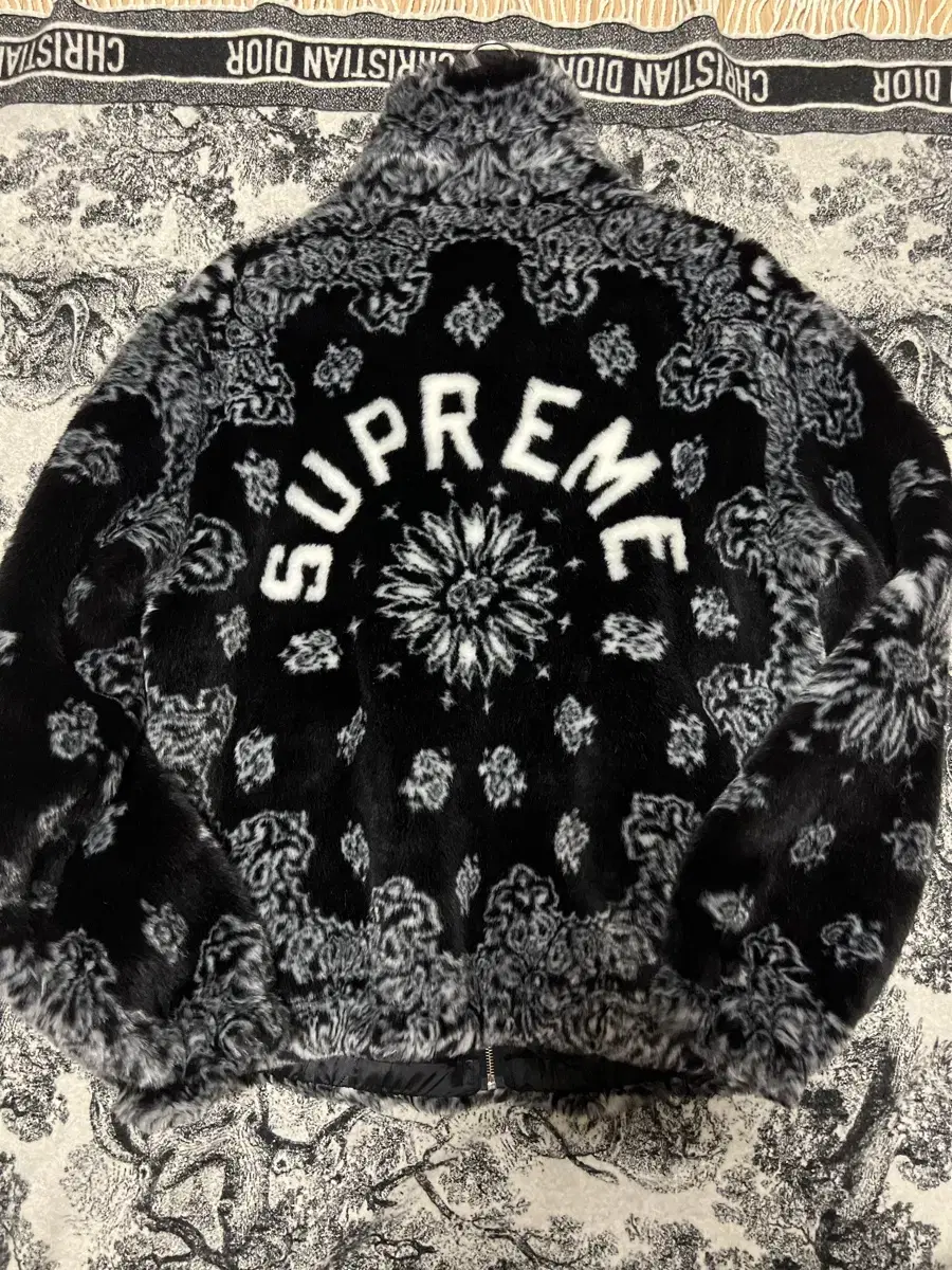 Supreme Vandana Fur Jacket Black XL