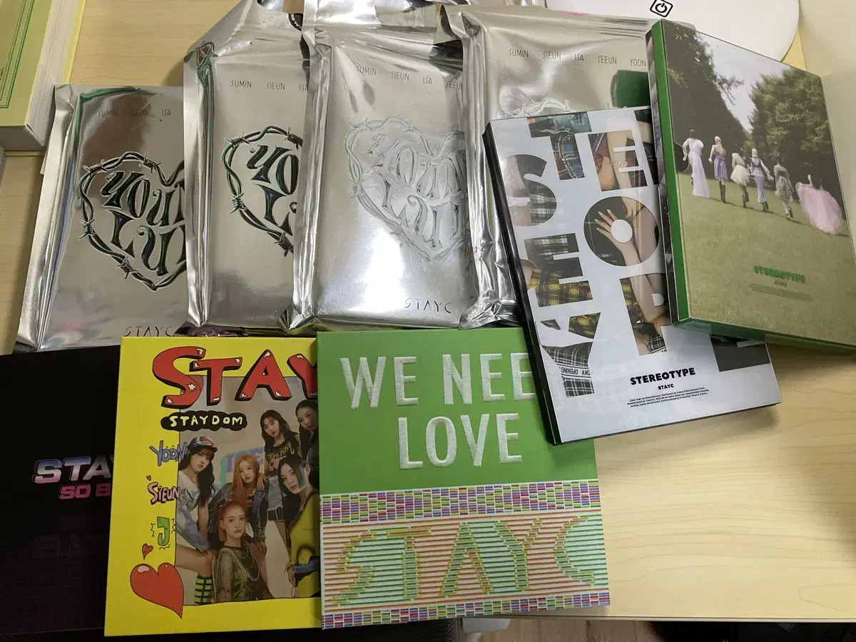 Stayc album+photocardfullSell in bulk per