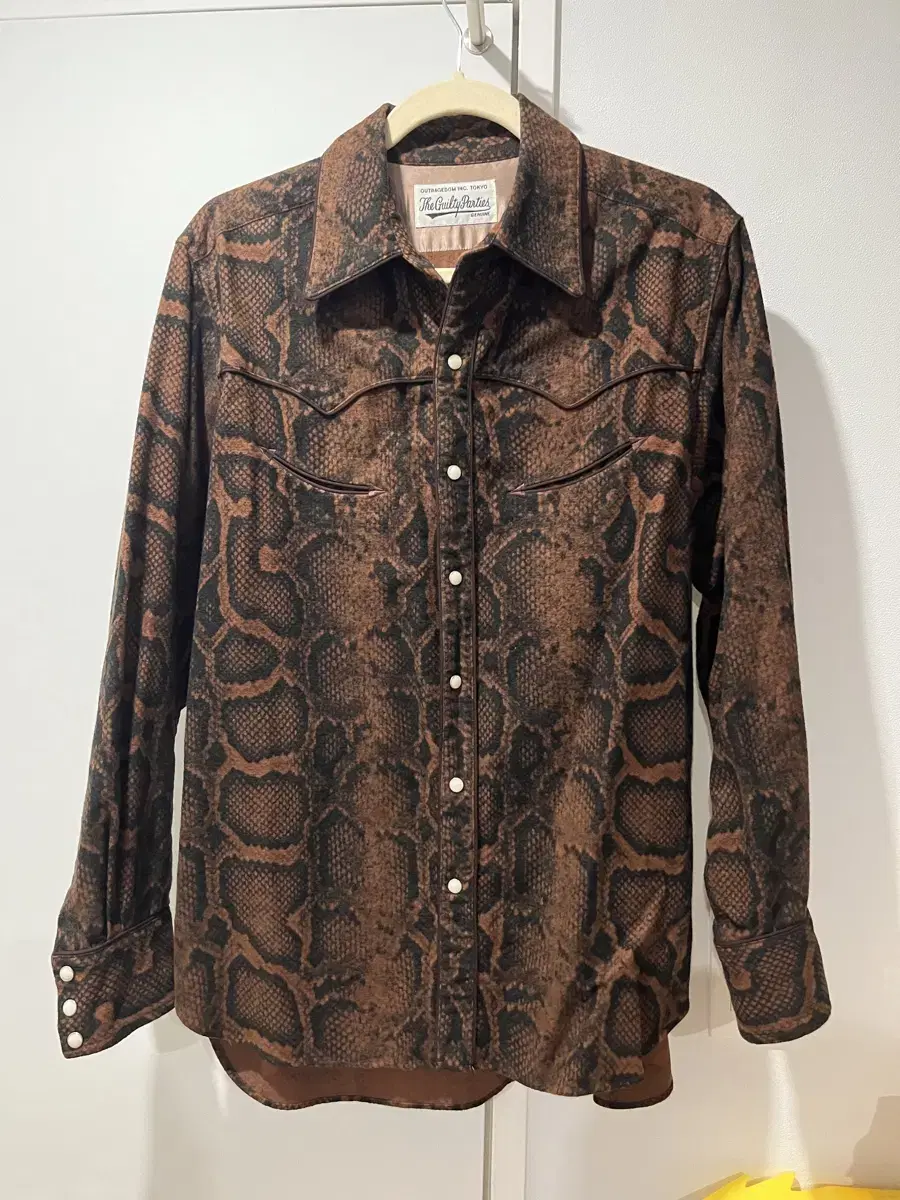 m) Wakomaria Python Western Shirt