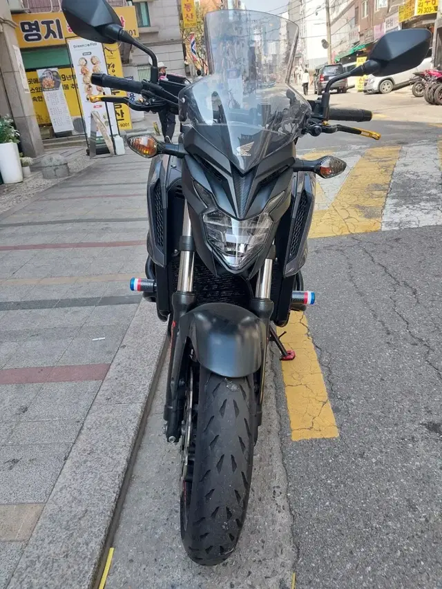 17년식 4기통 cb650f 팝니다.