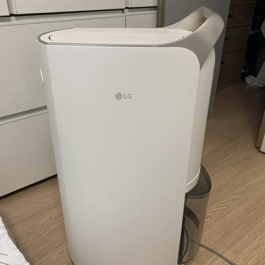 LG 휘센 오브제컬렉션 제습기20L DQ203PECA.AKOR