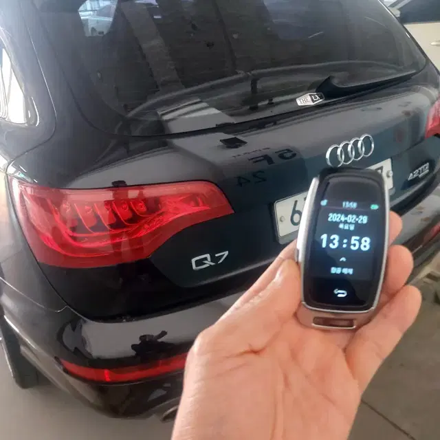 아우디 전모델 스마트하고 편리한 AUDI 최신형 LCD 디지털키로 개조