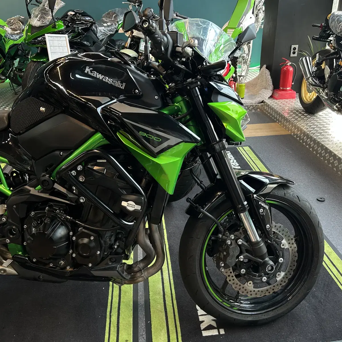 22년식 가와사키 z900 (6207km) 신차급 판매