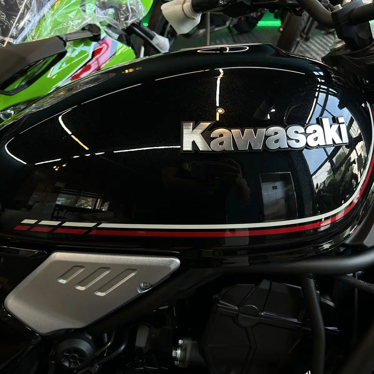 23년식 가와사키 Z650 RS 신차 판매