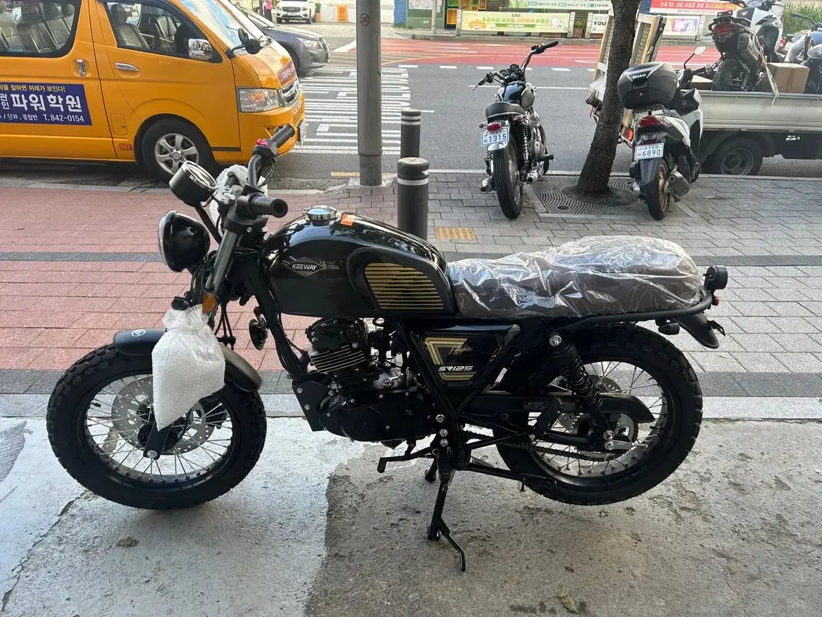 24년식 베넬리 SR125 신차 판매