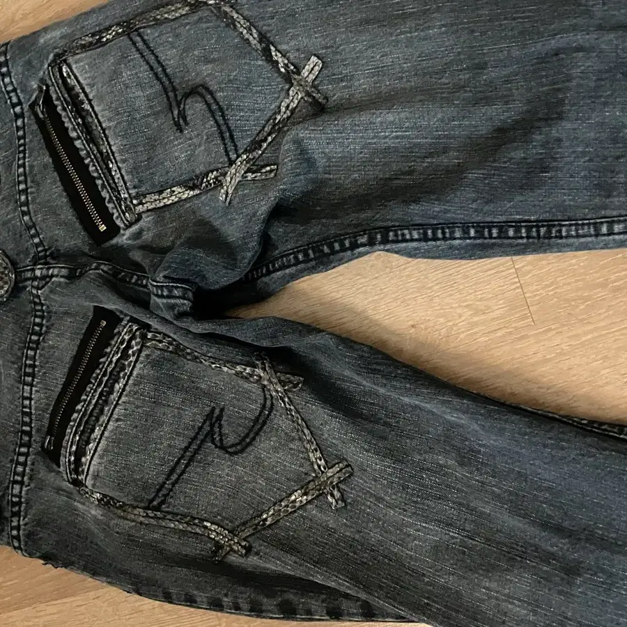 Semantic design python denim L