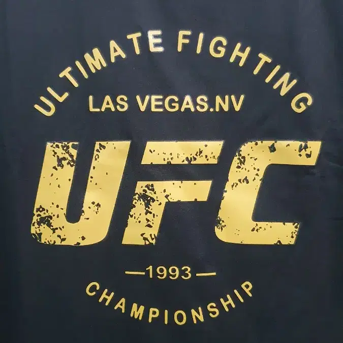 새상품)UFC 올드스쿨 면폴리스판혼방 반팔티셔츠 L