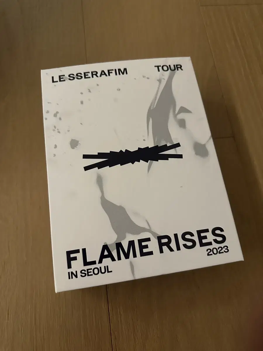 Le Sserafim 2023 Tour DVD photobook FLAME RISES IN SEOU