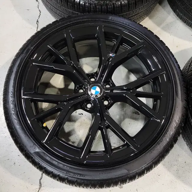 BMW G30 5시리즈 845M 19인치 정품 휠타이어 싸게 판매