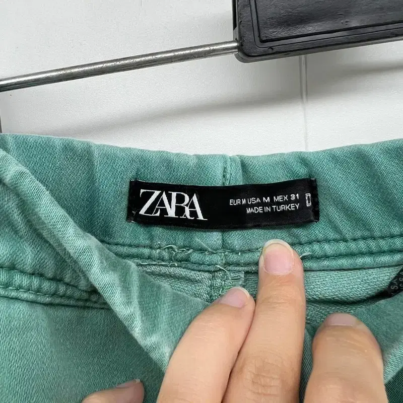 미디움 자라 zara 카키 초록 빈티지 올드스쿨 바지 팬츠 밴딩바지