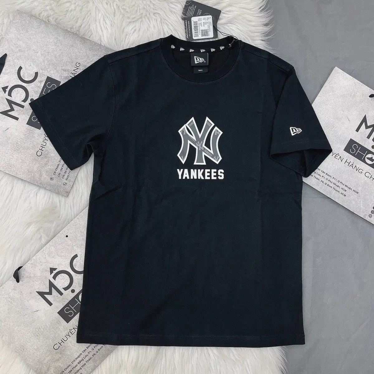 New Era MLB New York Yankees Big Emblem Short Sleeve T-Shirt