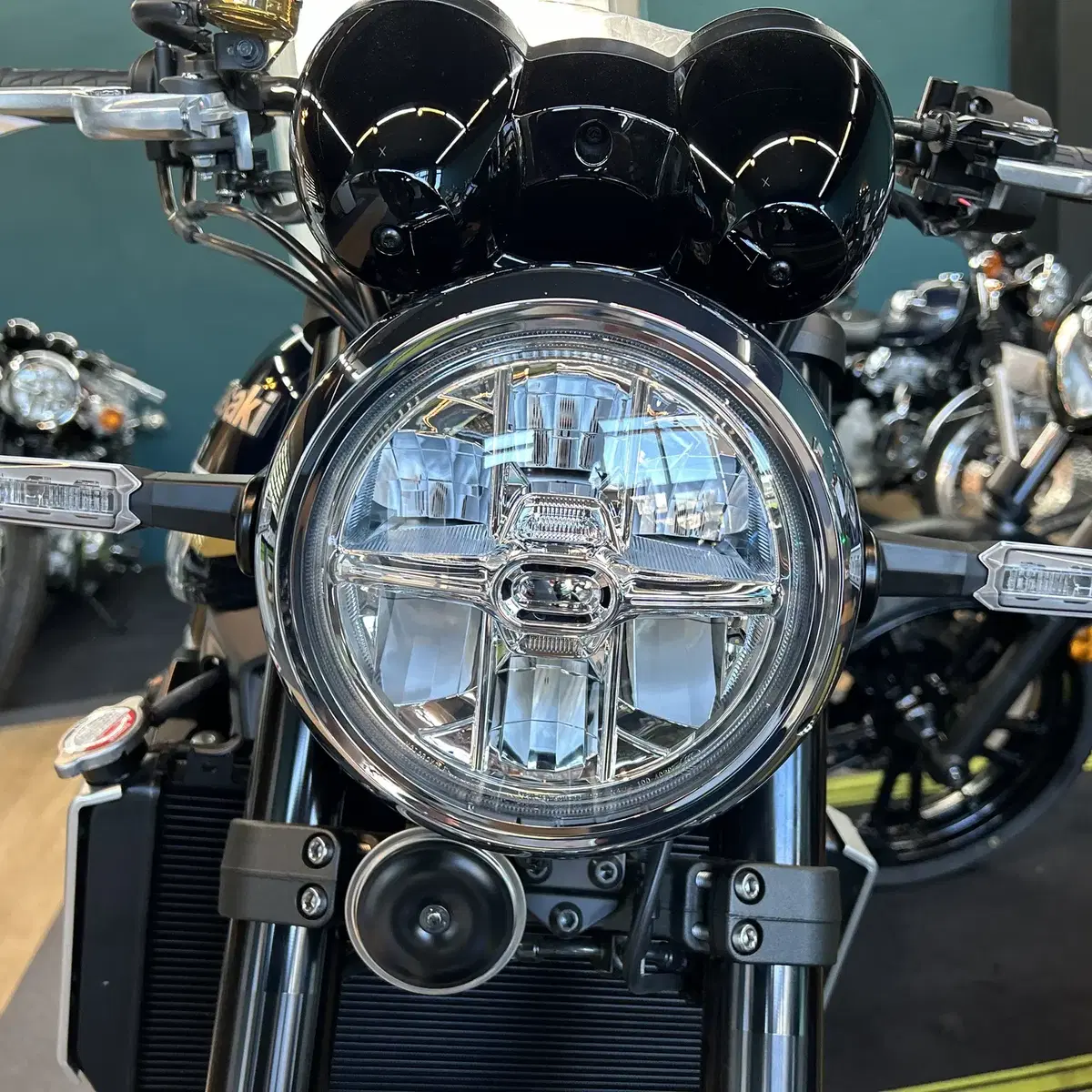 23년식 가와사키 Z900RS ABS 신차 판매