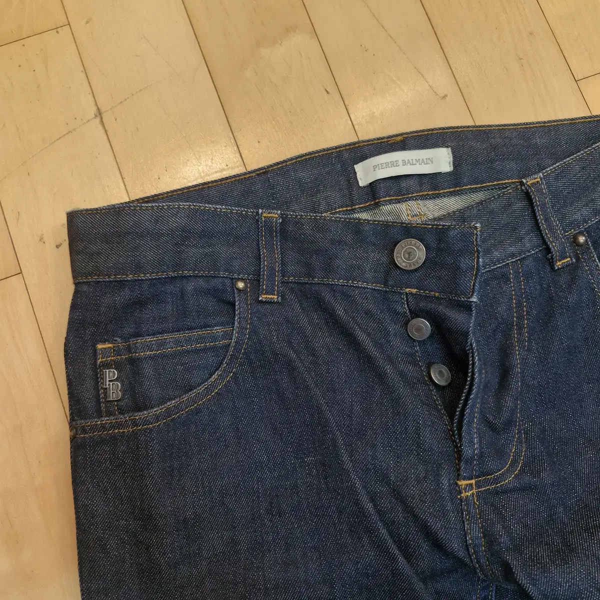 Pierre Balmain raw denim size 30