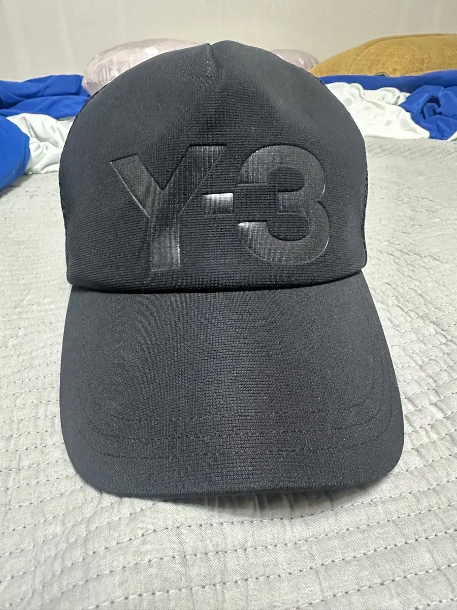 y-3 17ss 트러커 메쉬볼캡(bq7072)팝니다