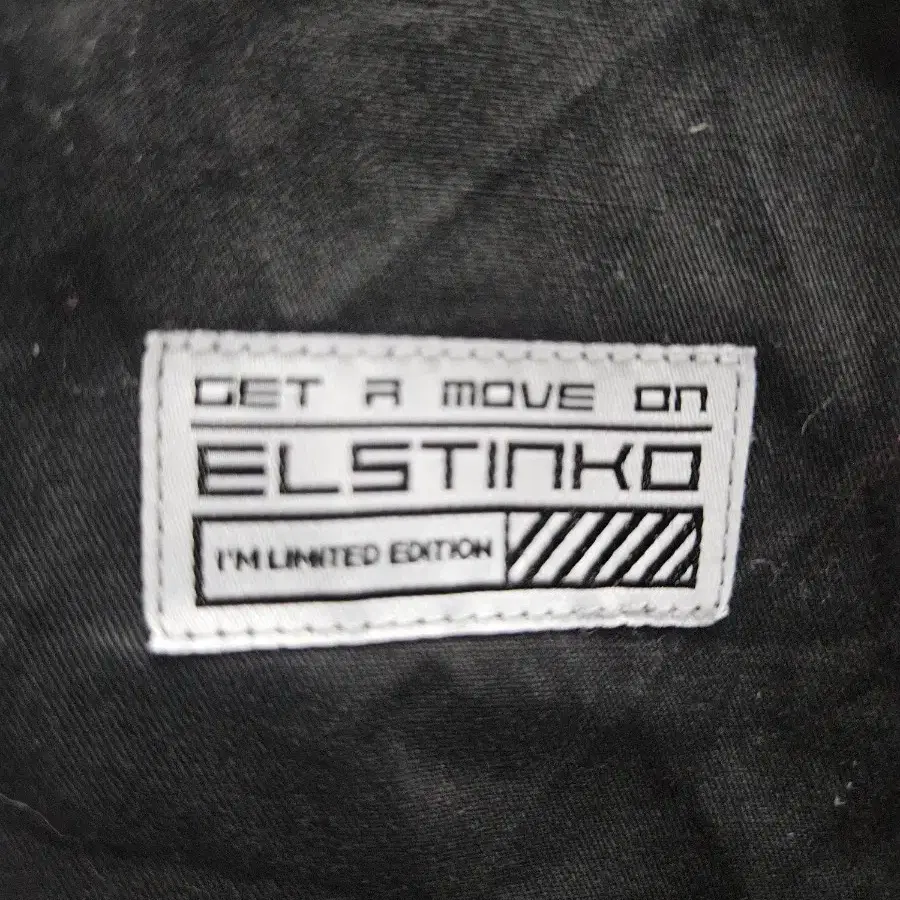 새상품 M 엘스팅코 elstinko 반팔