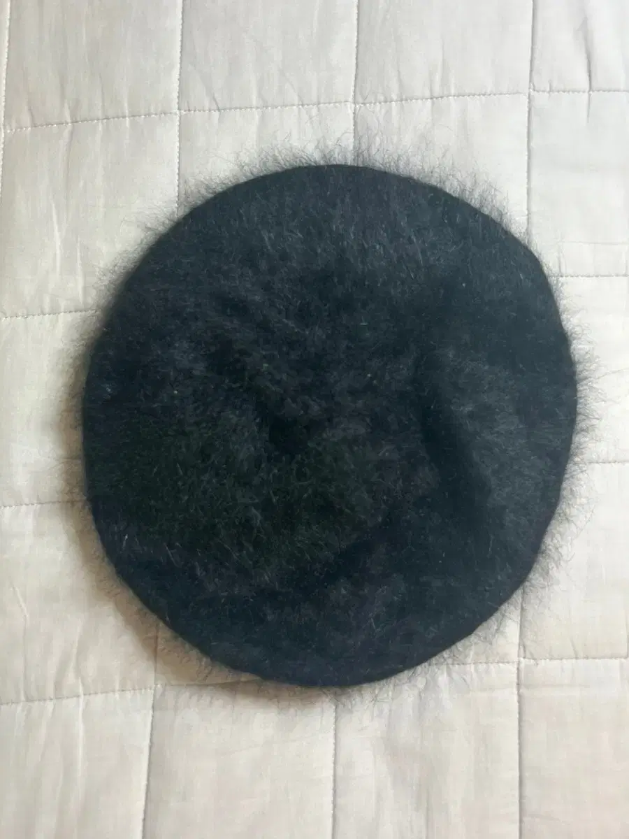 Black fur beret fashion hat