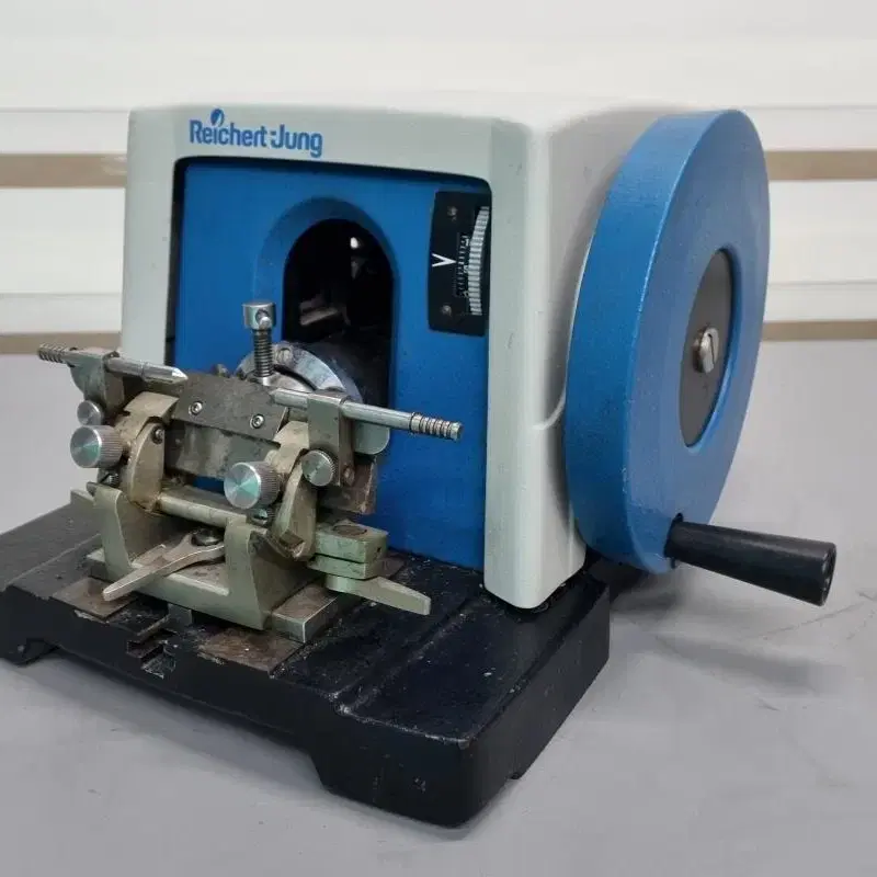 Reichert Jung 820 H Microtome 마이크로톰..