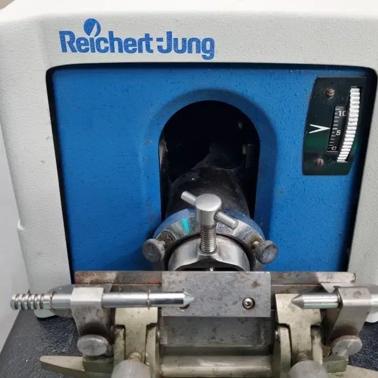 Reichert Jung 820 H Microtome 마이크로톰..