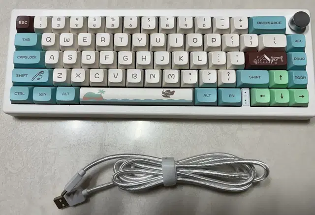 커스텀 키보드 GMK67 판매