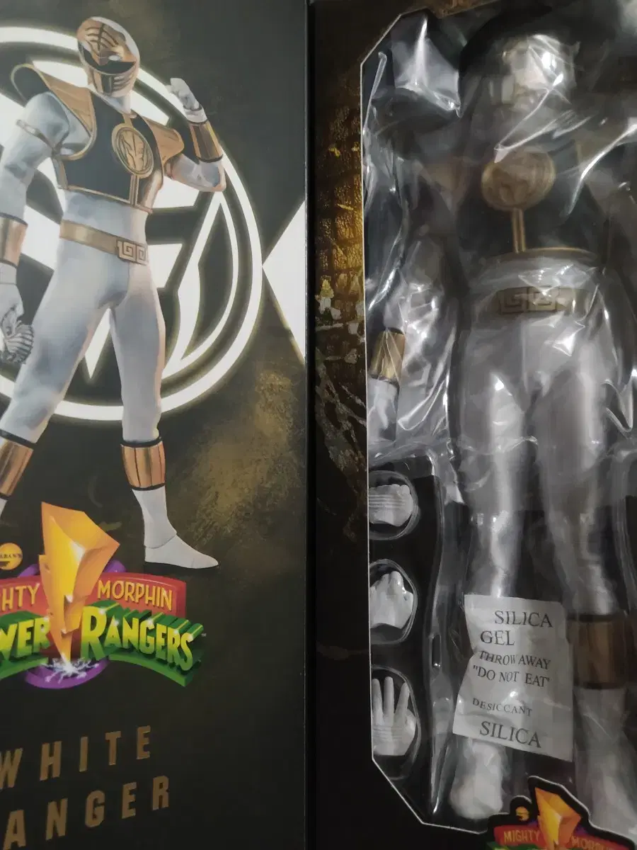 Threezero 1/6 Scale Power Rangers White Ranger