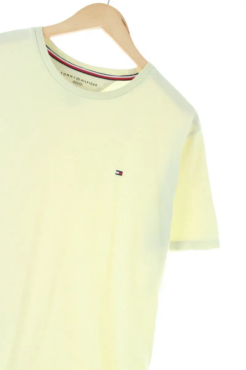 (M) Tommy Hilfiger Short-sleeved T-shirt Light yellow cotton plain solid-E3B1