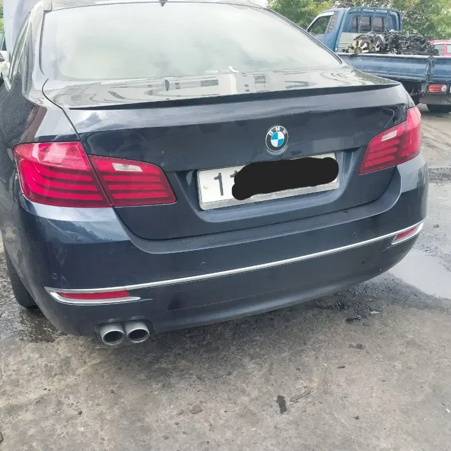 bmw 14년식 f10 520d  후기형 부품 판매합니다.