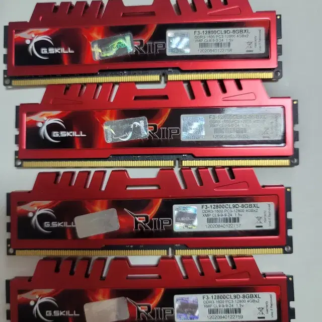 gskill ddr3 12800cl 8gbxl 4개 팝니다.