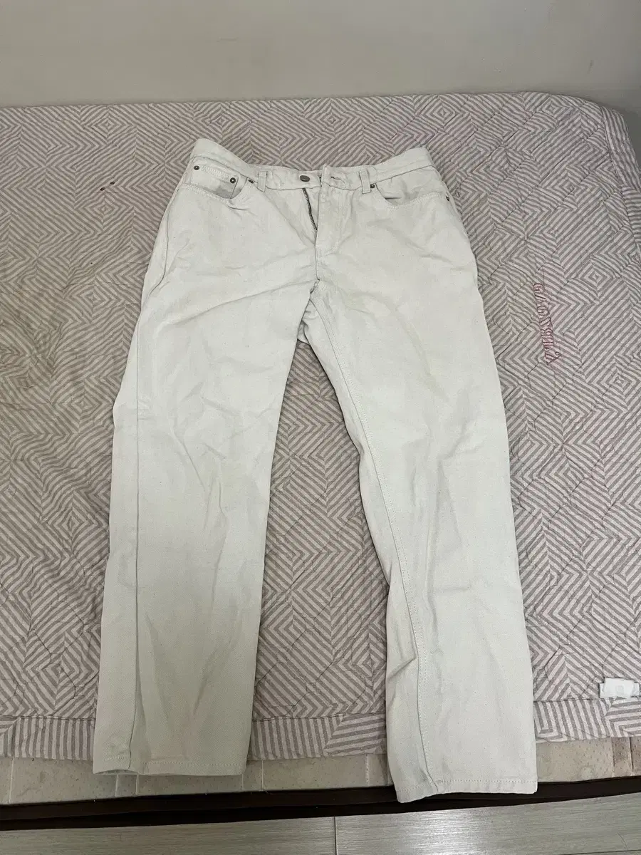 Branded 1992 Cream Jin Size 32