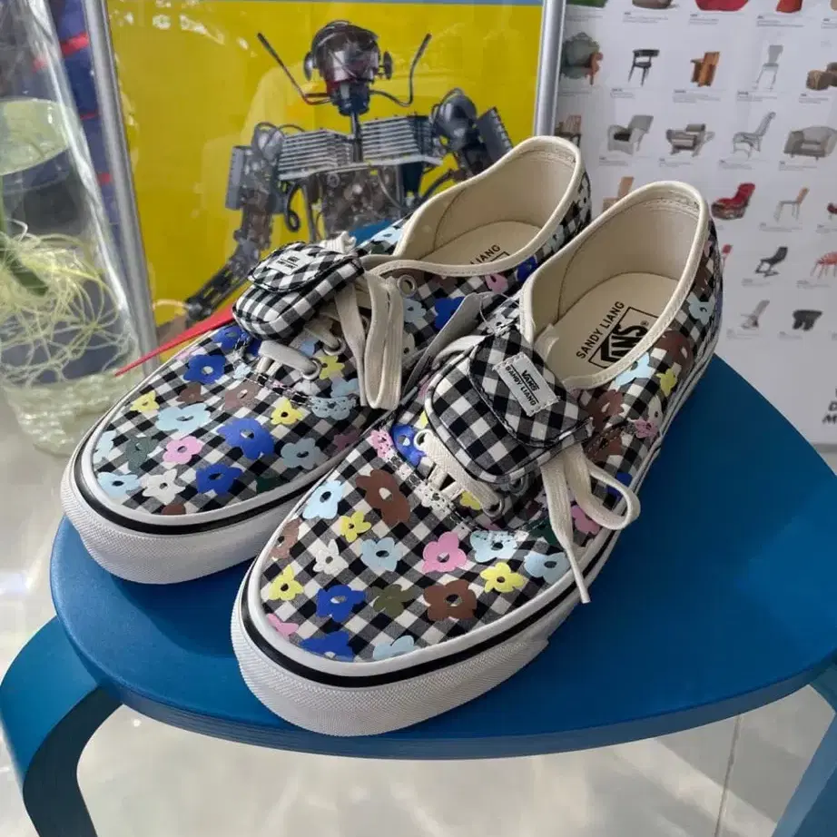 VANS SANDY LIANG 샌디리앙 어센틱 슈즈