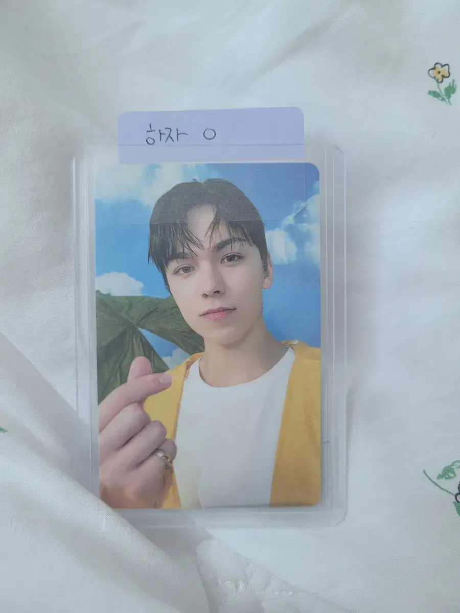 Music of God vernon Sell photocard/ Dream a lot/ Photocard giveaway myungho photocard Dum