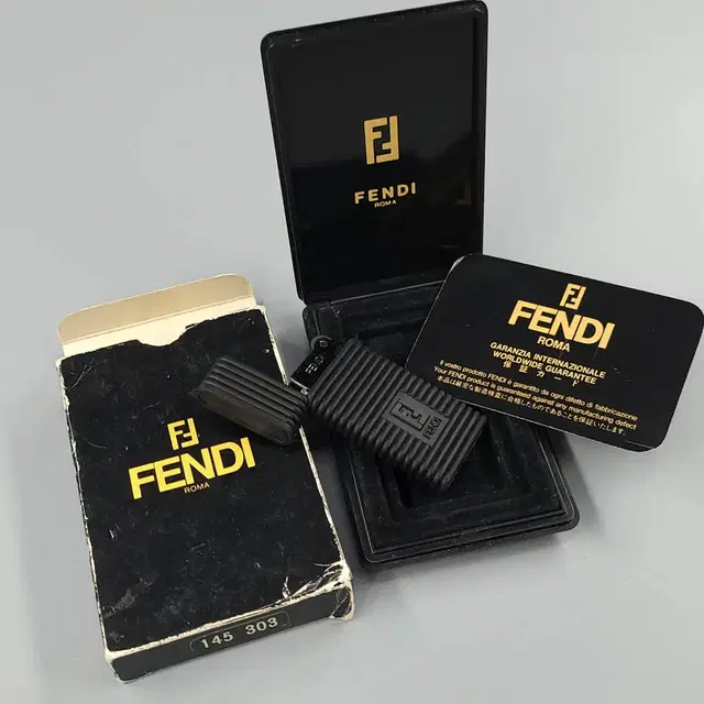 FENDI 펜디 블랙 주카로고 실리콘 커버 슬림 오일 라이터 지포라이터