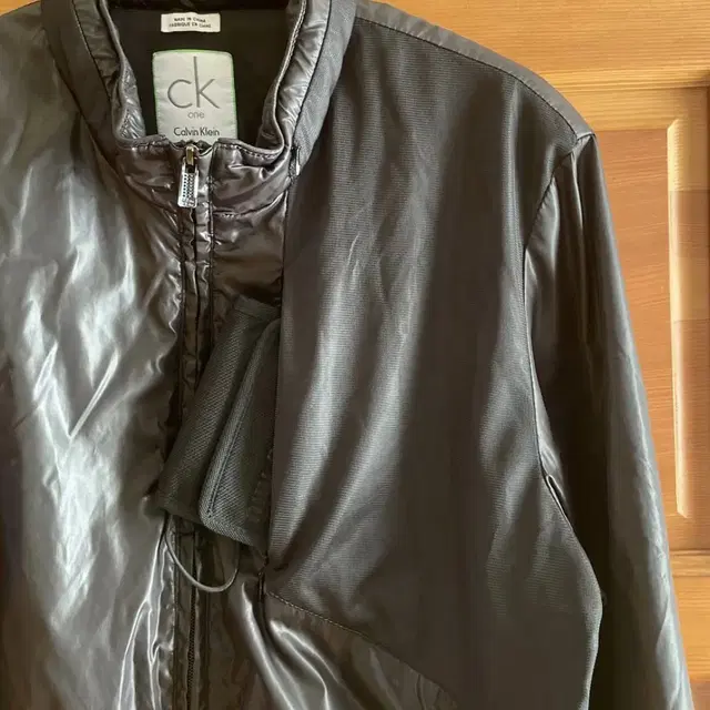 calvin klein technical shell jacket (M)