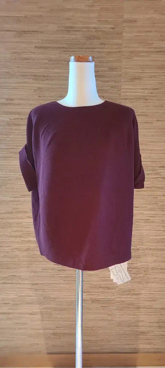 Vera Wang Vahn-Seam Short-Sleeved Knit (New, Unused)