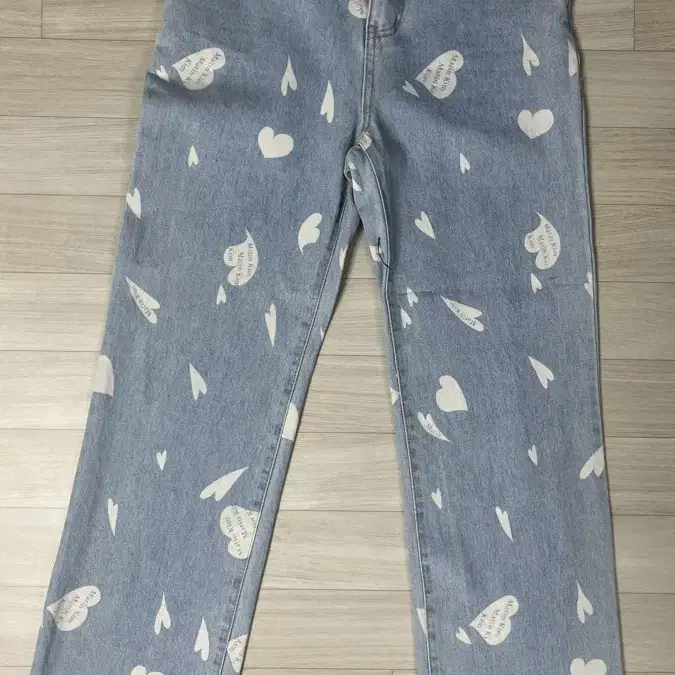 matin kim HEART DENIM PANTS (light blue)