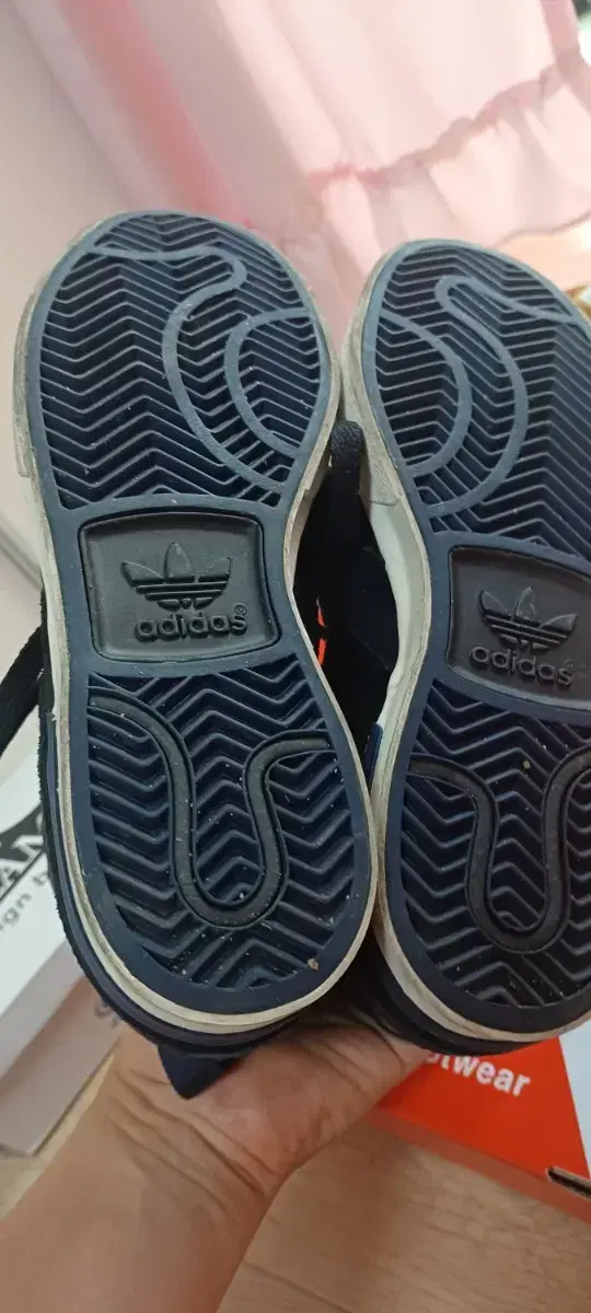 Adidas 235-240