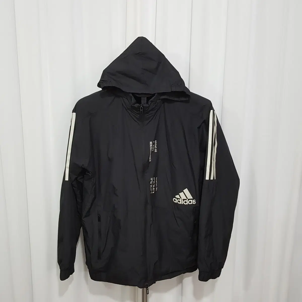 20 Year Adidas Sport Windbreaker XL Oil Canister