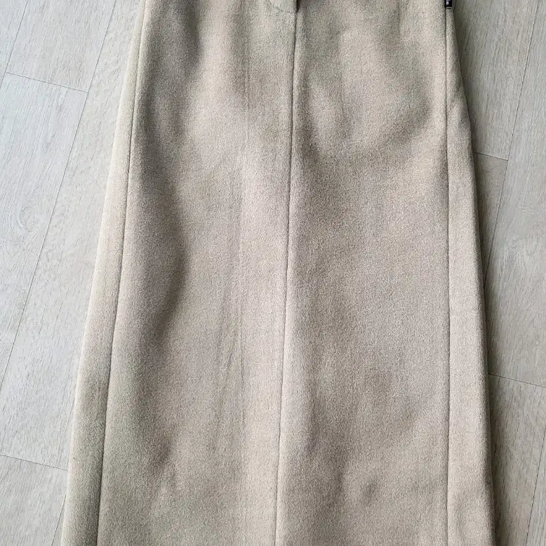 어글리쉐도우 WOOL SKIRT(BEIGE)