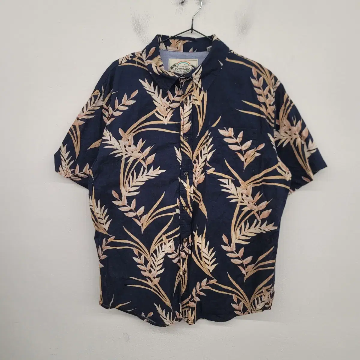 [105/XL] Seapointe Hawaiian Shirt