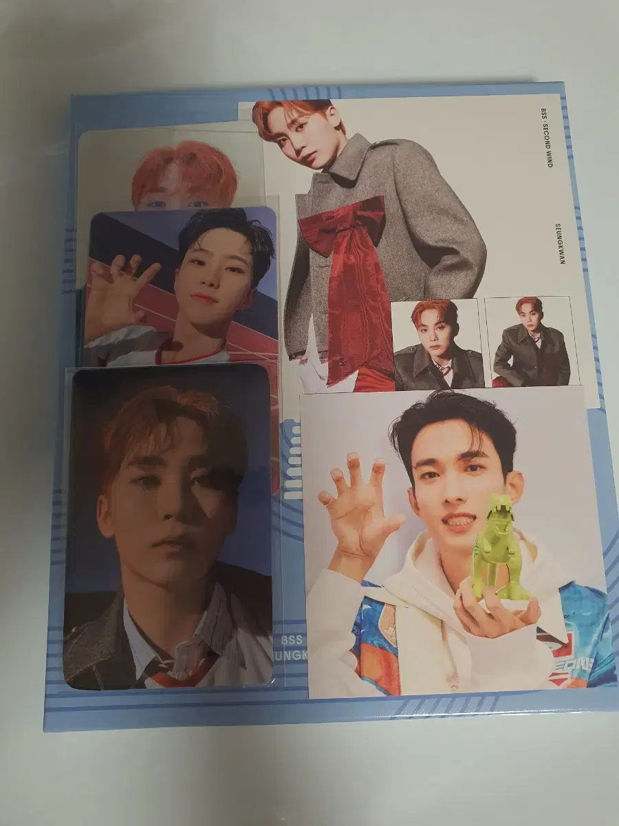 Bu Seok-soon's unsealed album, including photocard